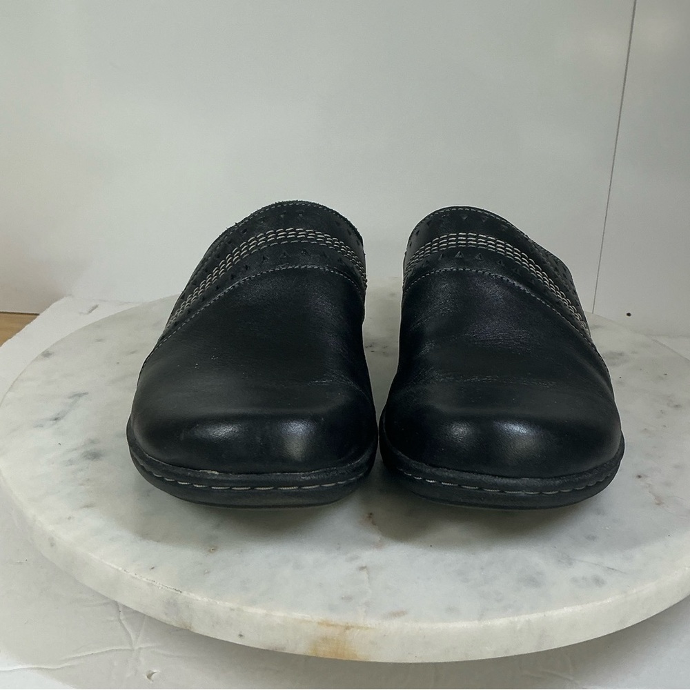 Clarks Women's Size 8.5 Black Leather Mule Slip On Shoe - Picture 4 of 14